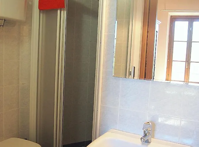 Nell'antica Torre Di Fronte A * 시에나